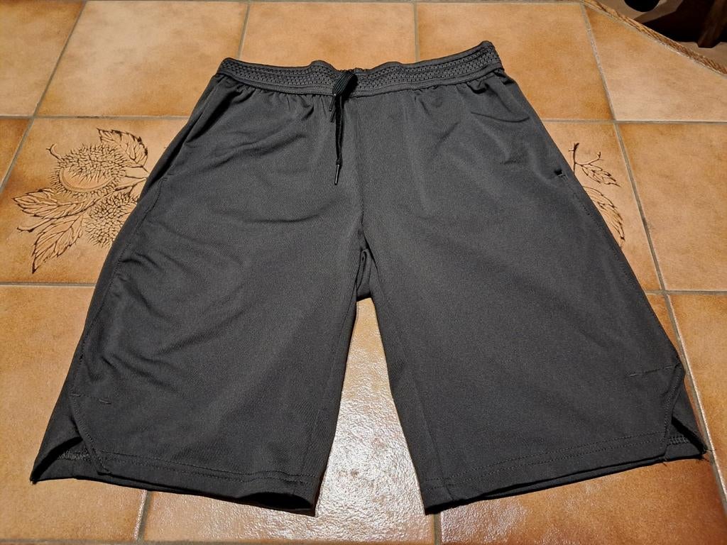 Short de gymnastique gris IU Decathlon 12ans, Garçon, Comme neuf, Vêtements de sport ou Maillots de bain, Décathlon