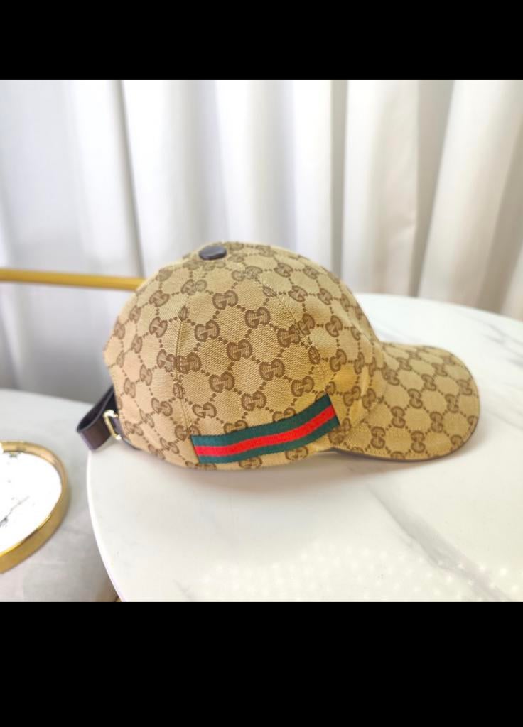 Gucci pet beige, Ophalen of Verzenden, Nieuw, 57 cm (M, 7⅛ inch) of minder, Pet