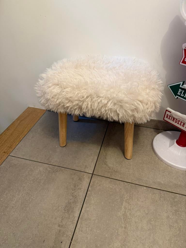 Fluffy voetbankje/zitbankje, Ophalen, Zo goed als nieuw