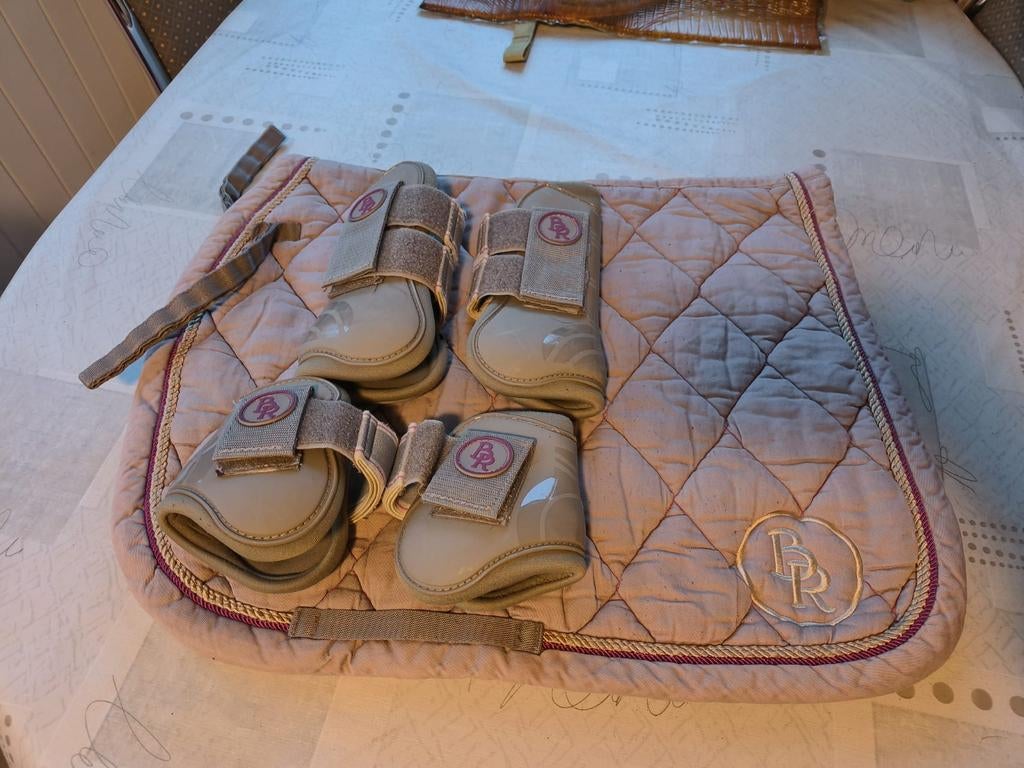 Set onderlegger + peesbescherming (getten), Ophalen