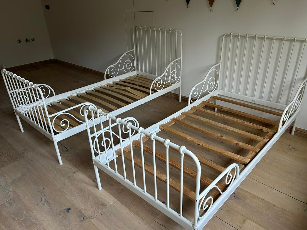 Twee Ikea Minnen meegroei bedframes, Kinderen en Baby's, Ophalen, Zo goed als nieuw, Lattenbodem