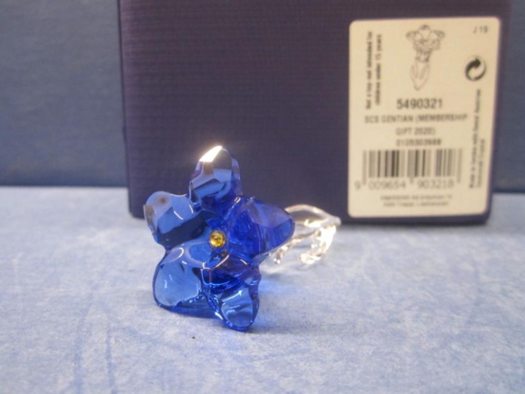 Swarovski SCS Ledengeschenk 2020 Gentiaan, Ophalen of Verzenden, Nieuw, Figuurtje