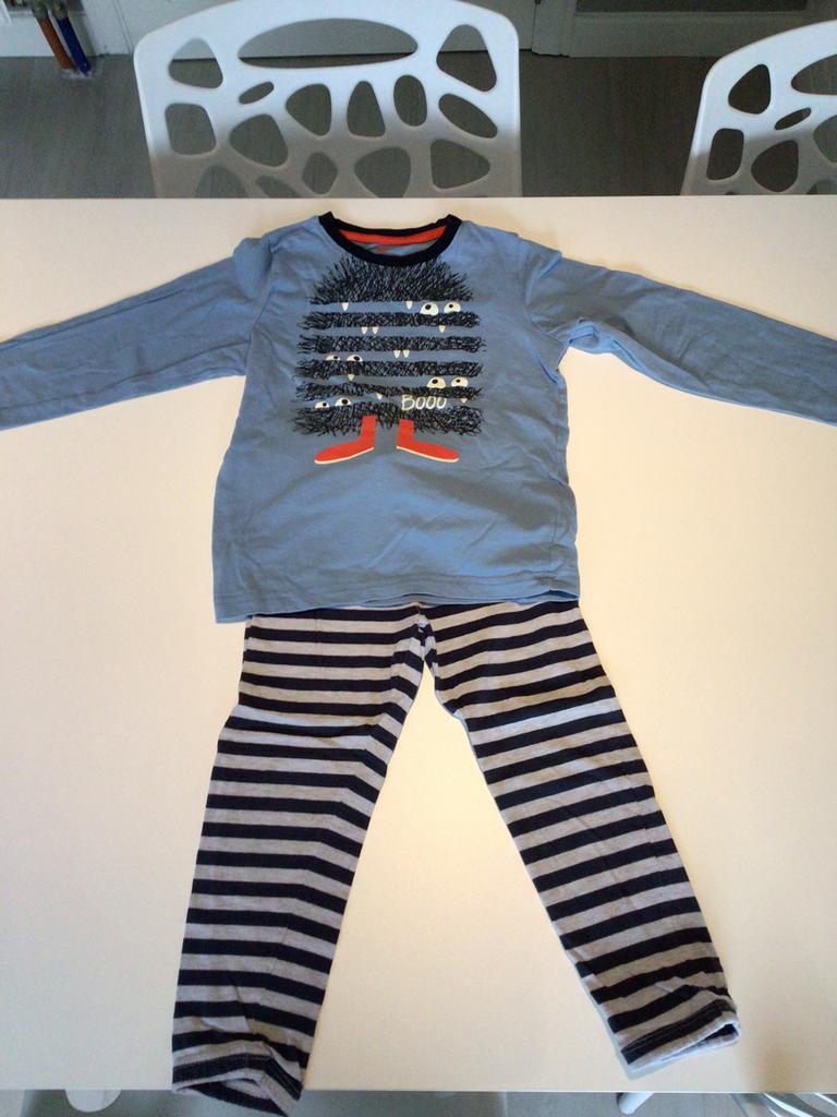Pyjama T-shirt Hema 110-116 cm pantalon Sergent Major 104 cm, Enfants & Bébés, Enlèvement ou Envoi, Comme neuf, Pantalon