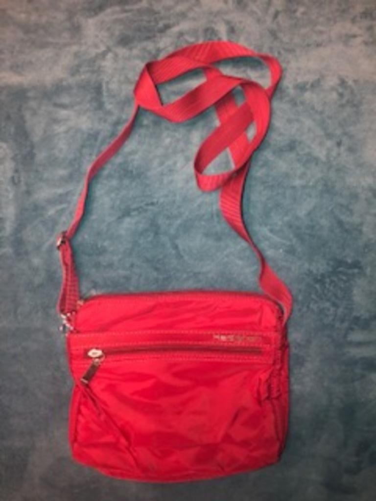 Petit sac à bandoulière Hedgren rouge bordeaux, Enlèvement ou Envoi, Comme neuf, Autres couleurs, Autres marques