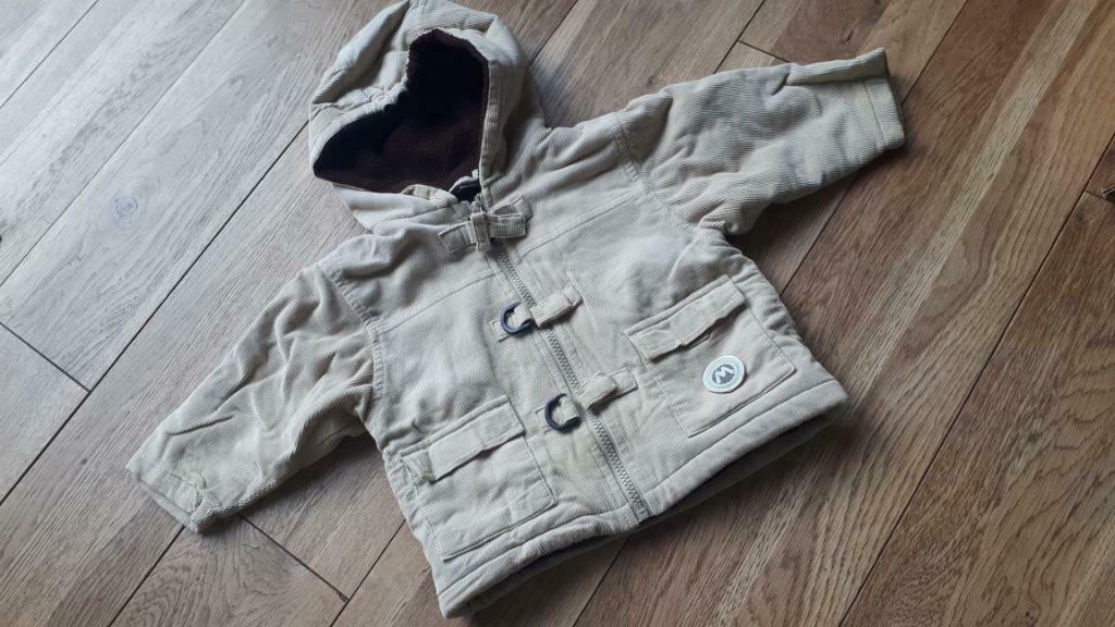Veste hiver 9 mois, Enfants & Bébés, Enlèvement, Comme neuf, Garçon, Pull ou Veste