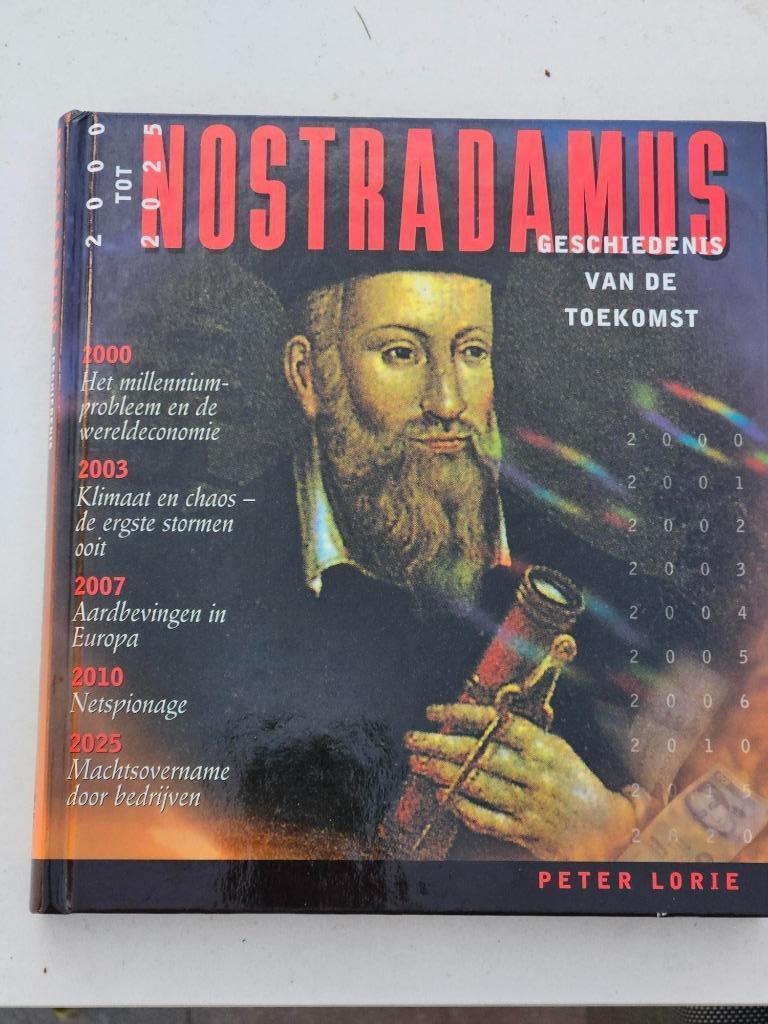 Boek "Nostradamus" van Peter Lorie, Enlèvement ou Envoi, Comme neuf, Peter Lorie