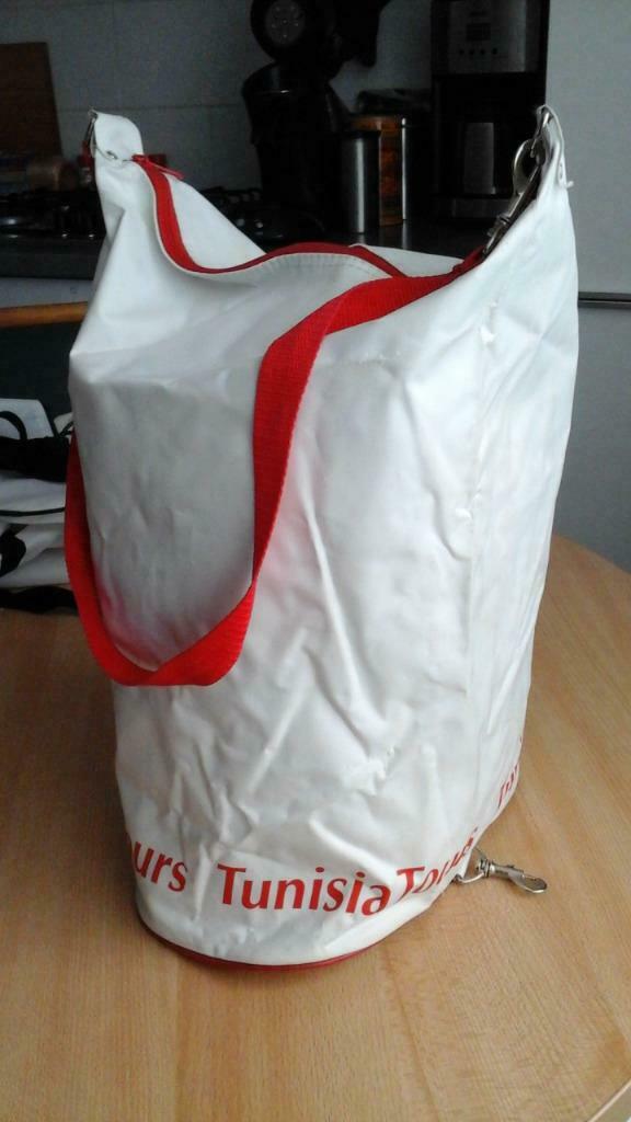 sac de voyage  "Tunisia tours"   H: 45x30cm    vintage '90, Neuf, Enlèvement ou Envoi, 35 à 55 cm, Blanc