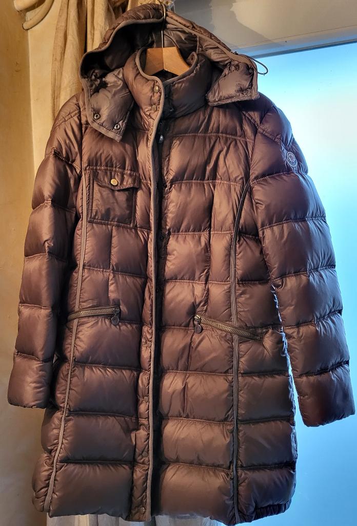 MONCLER longue doudoune brun clair T5 - XXL * COMME NEUVE *, Vêtements | Femmes, Taille 46/48 (XL) ou plus grande, Enlèvement ou Envoi