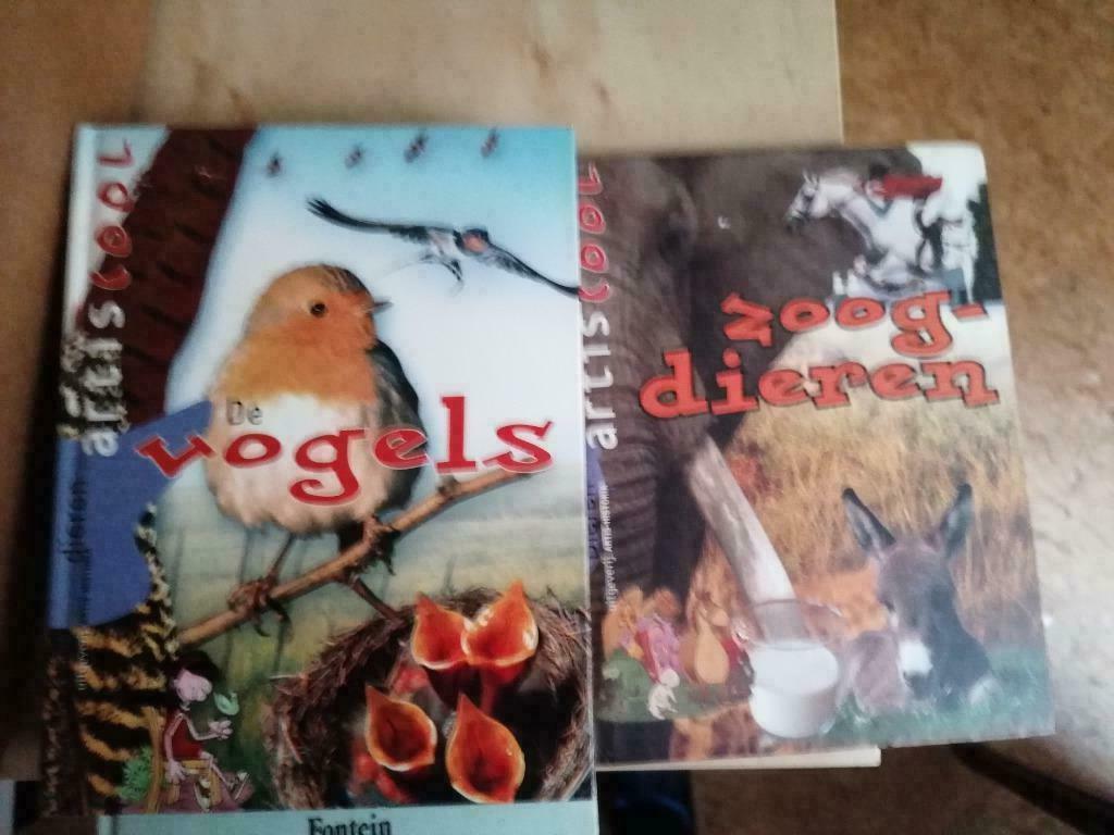 Boek vogels zoogdieren, Boeken, Prentenboeken en Plaatjesalbums, Verzenden, Gelezen