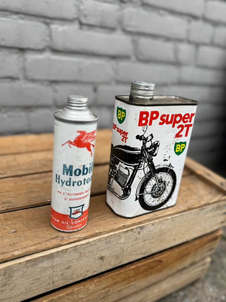 Bidons d'huile rares BP et Mobiloil, Enlèvement ou Envoi, Utilisé, Emballage