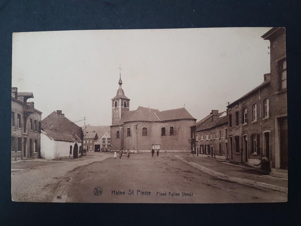 Carte postale Haine Saint-Pierre Place Eglise (fond), Collections, Cartes postales | Belgique, Enlèvement ou Envoi, 1920 à 1940