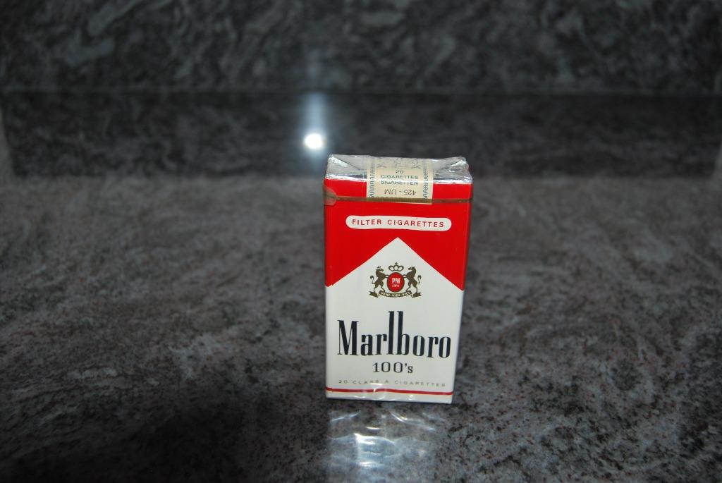 RARE CIGARETTES MALBORO FILTRE LONGUES. NON CONSOMABLES, Enlèvement ou Envoi