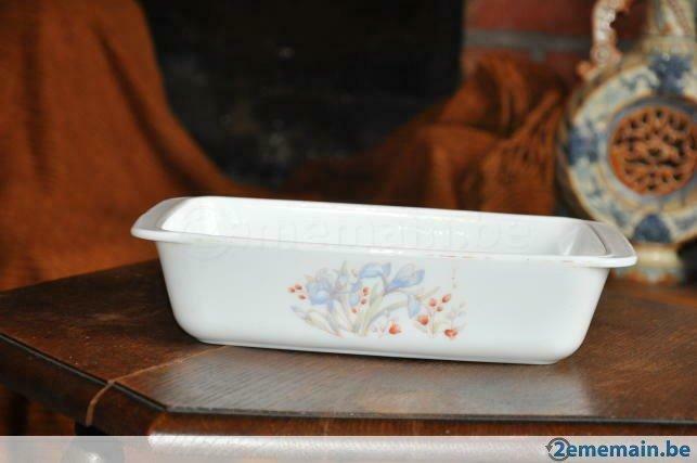 plat a gratin pyrex blanc fleur orange, Maison & Meubles, Cuisine | Vaisselle, Enlèvement ou Envoi, Utilisé, Balance ou Balances