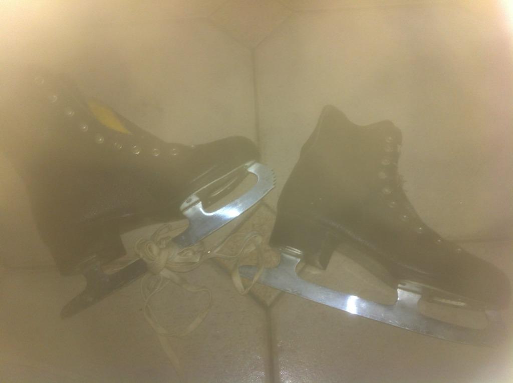 ijsschaatsen - zwart - maat 34- Avento, Sport en Fitness, Schaatsen, Ophalen of Verzenden, Gebruikt, Overige merken