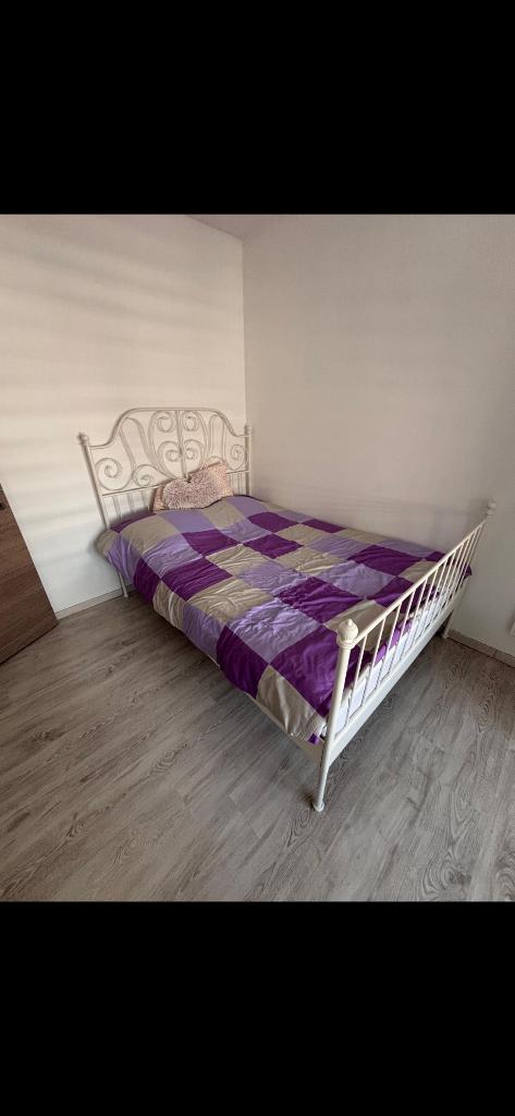 Bed met lattenbodem, Huis en Inrichting, Slaapkamer | Bedden, Ophalen, Wit, 140 cm, Zo goed als nieuw