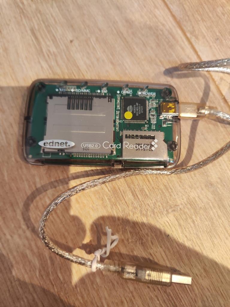 Lecteur de cartes mémoire usb 2.0, Informatique & Logiciels, Lecteurs de carte mémoire, Enlèvement, Utilisé, Ednet