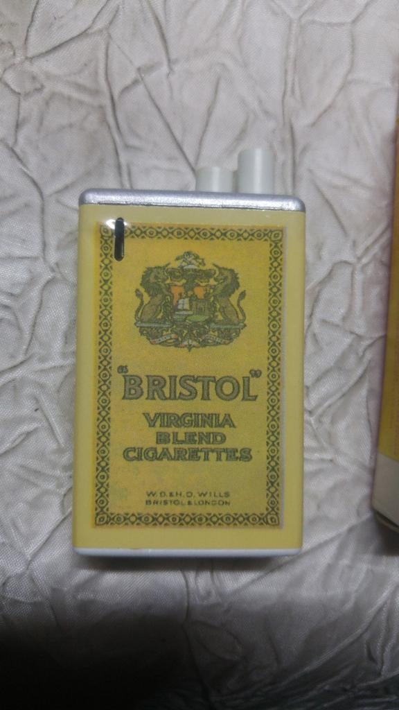 Vintage aansteker briquet bristol pack lite neuf 5, Enlèvement ou Envoi, Journal