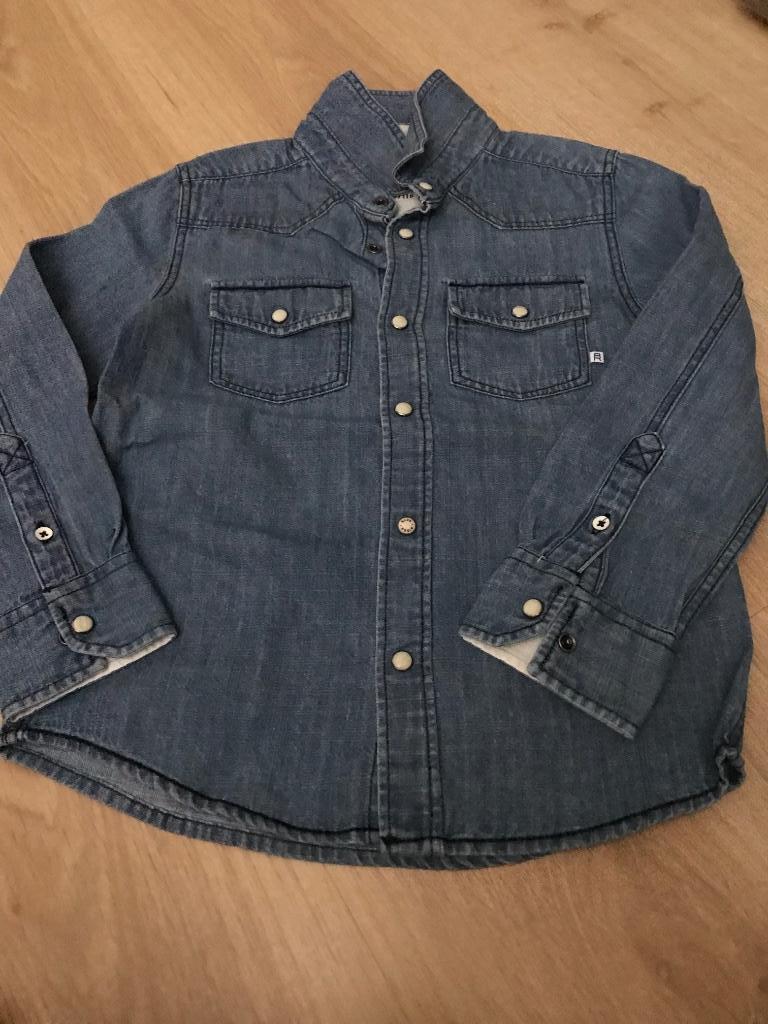 Jeanshemd jongen maat 110-116, Enlèvement ou Envoi, Comme neuf, Garçon, Chemise ou À manches longues