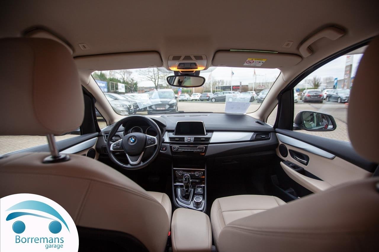 BMW 216 216 dA Model Advantage Business leder/navi/automaat, Autos, BMW, 0 kg, Argent ou Gris, Entreprise, Automatique