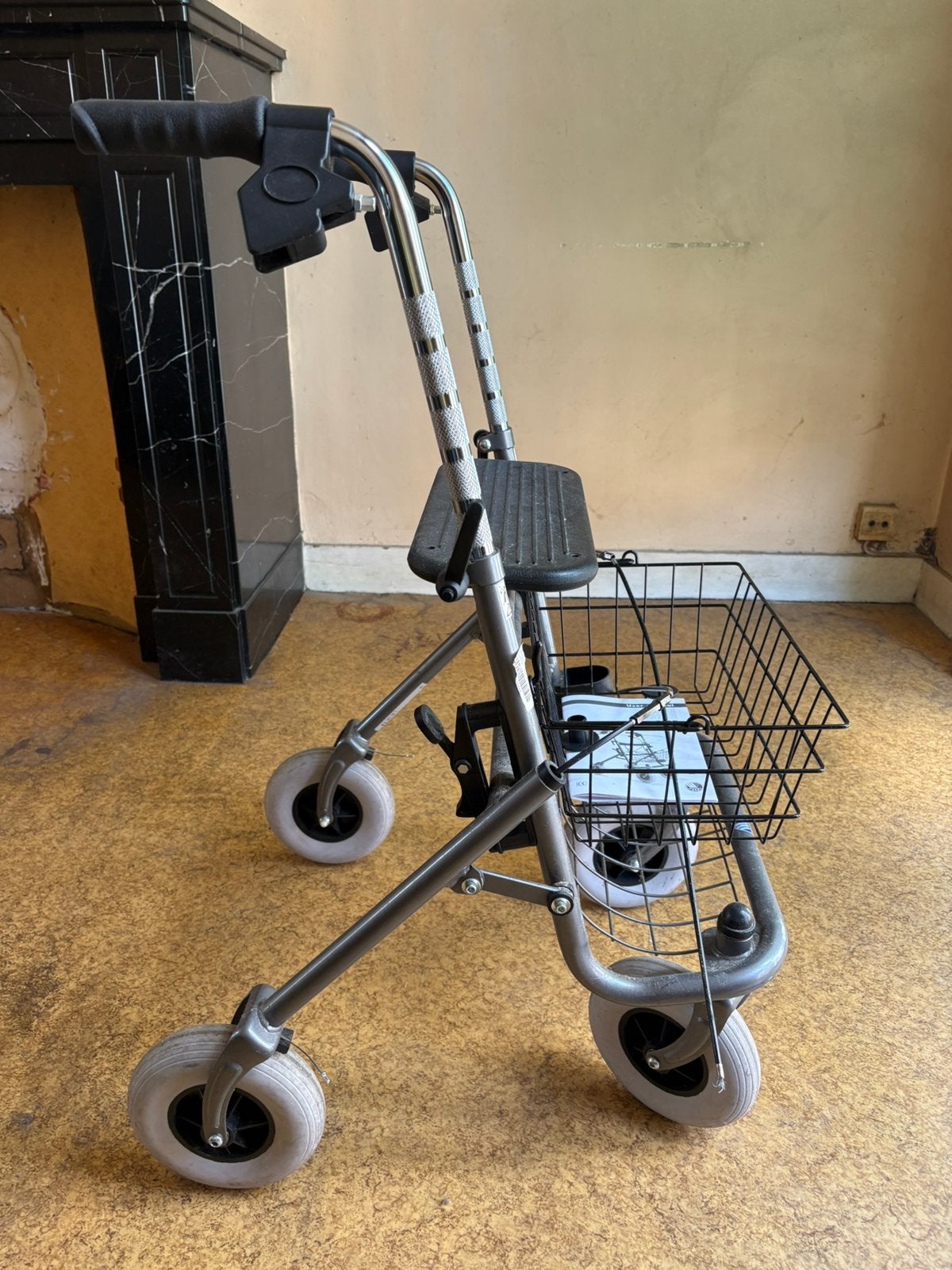 Rollator 4 roues pliable, Divers, Enlèvement, Pliable, Comme neuf