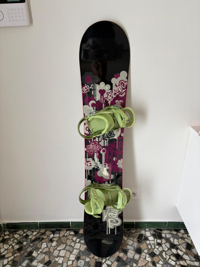 Tech Nine Snowboard 147 / Burton Scribe M / Burton Zak, Ophalen, Zo goed als nieuw, Board