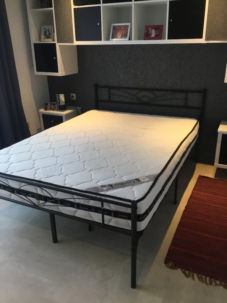 Bed met matras, Ophalen, Tweepersoons, 140 cm, Zo goed als nieuw
