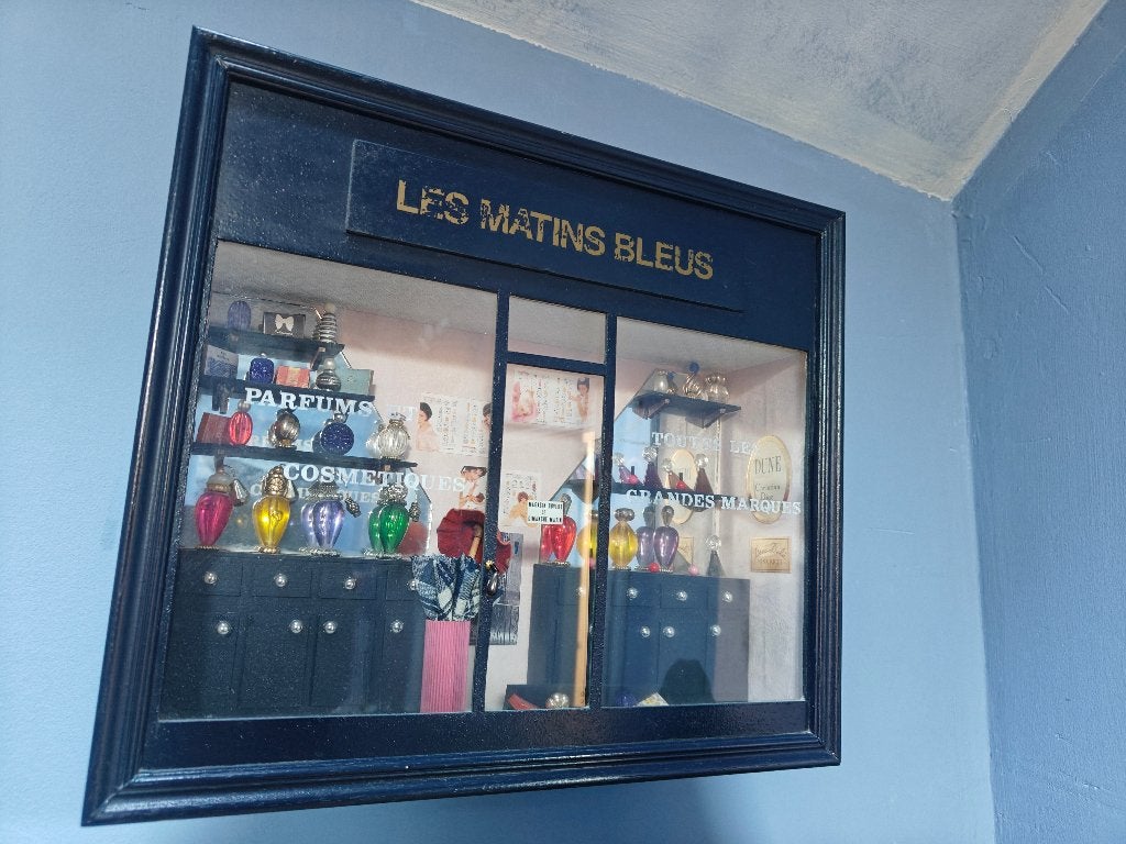 Vitrine de parfumerie miniature faite main, Enlèvement