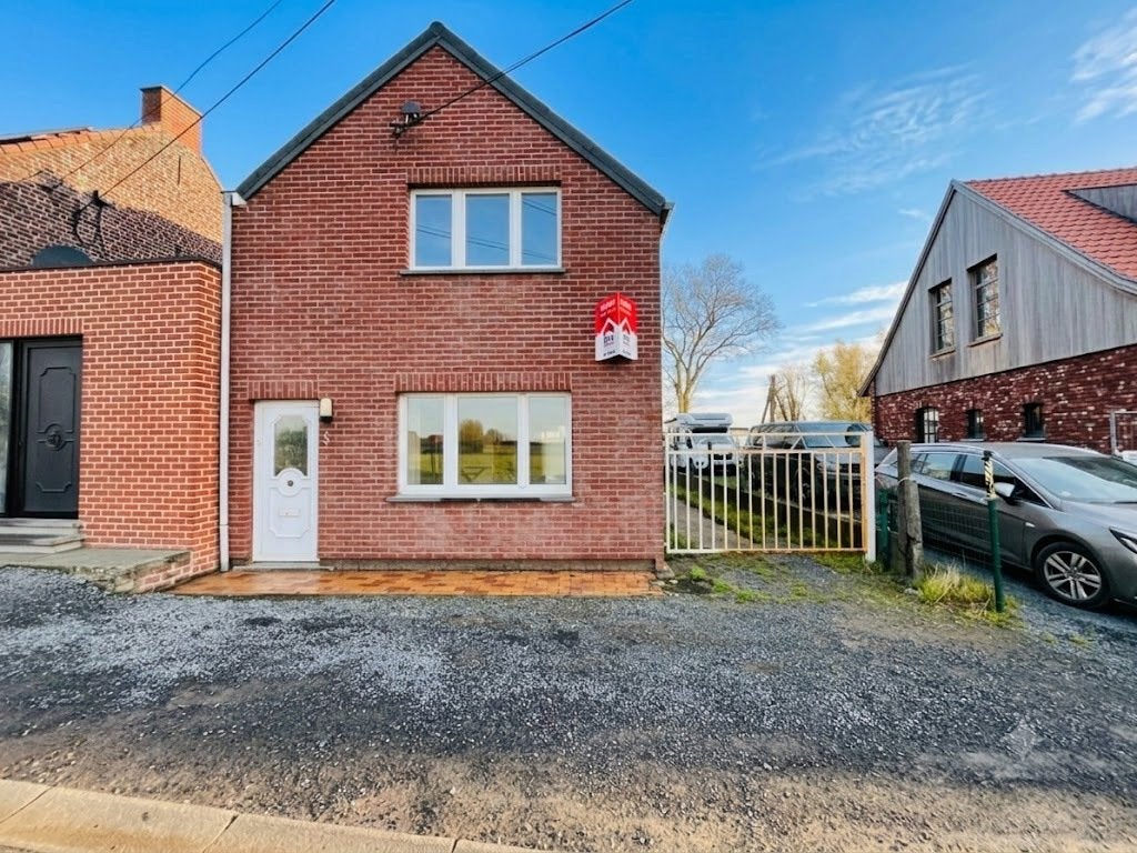 Huis landelijk gelegen met grote garage en tuin, Provincie West-Vlaanderen