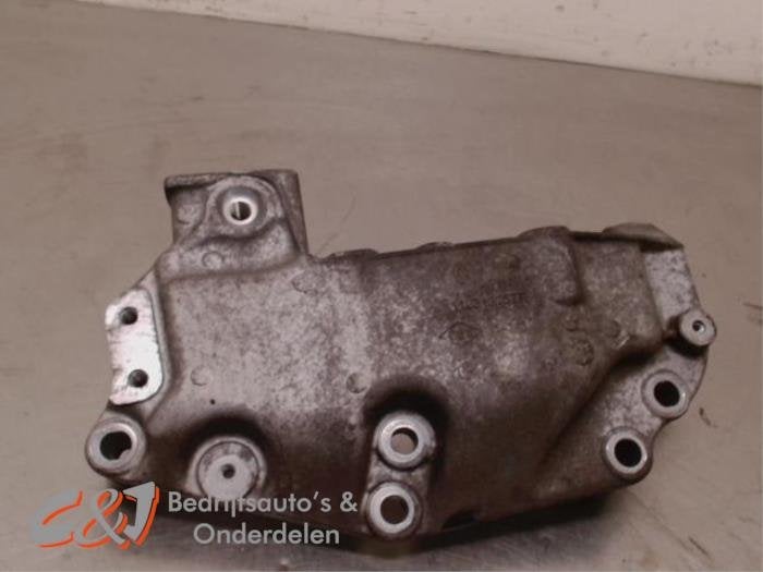 Support moteur d'un Renault Trafic, Autos : Pièces & Accessoires, Suspension & Châssis, Renault, Utilisé, 3 mois de garantie, Enlèvement ou Envoi