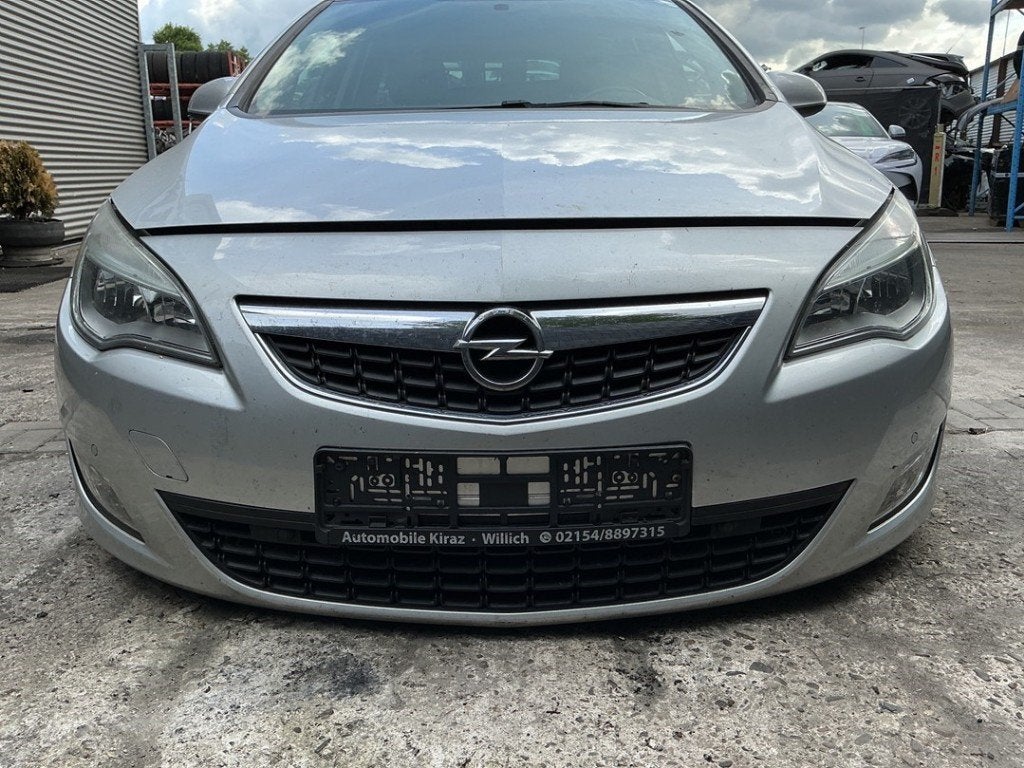 BUMPER VOOR Opel Astra J Sports Tourer (PD8 / PE8 / PF8), Auto-onderdelen, Gebruikt, Voor, Opel, Opel Automobile GmbH