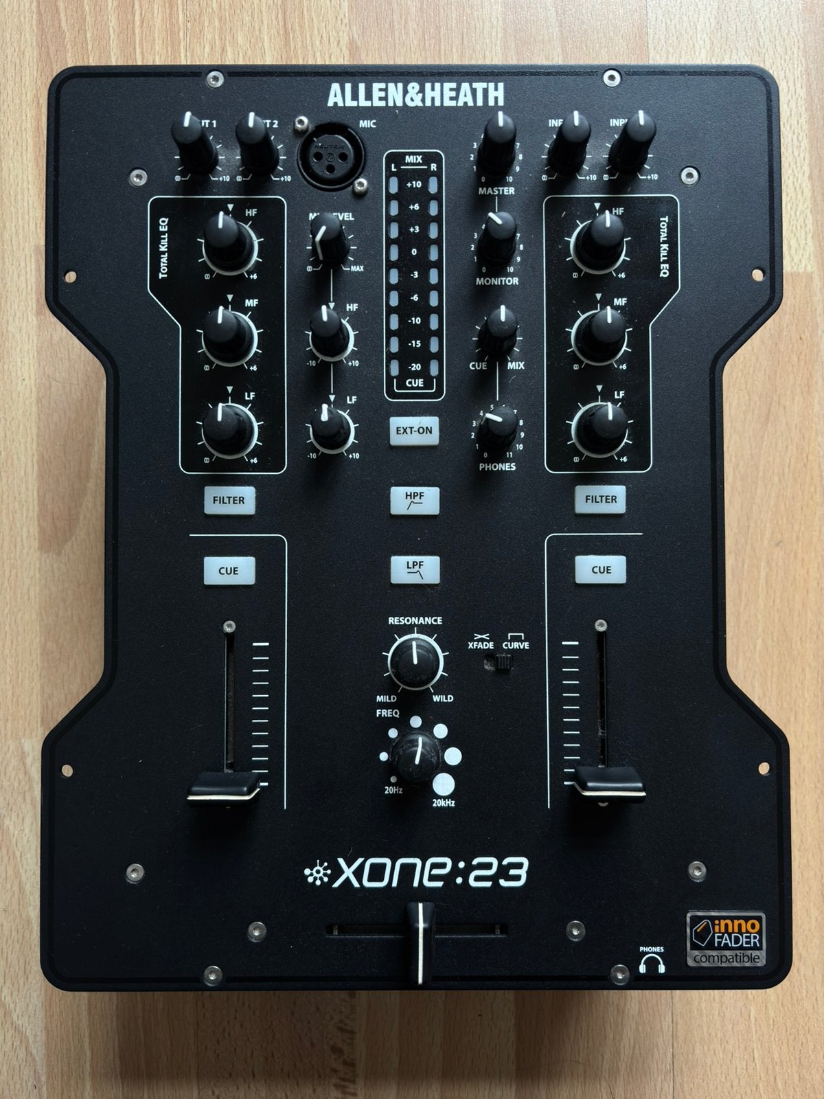 Allen & Heath Xone:23, Muziek en Instrumenten, Ophalen, Zo goed als nieuw, Minder dan 5 kanalen