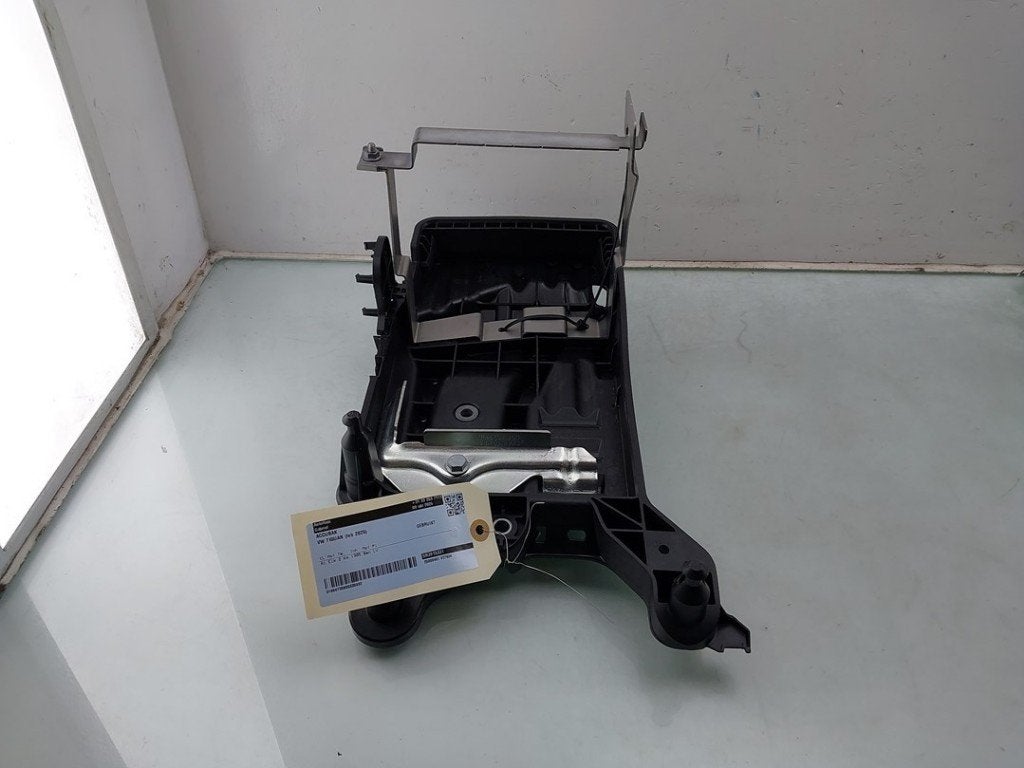 BAC A BATTERIE Tiguan (CT1) (|5R3915331A|5R3915331B|), Utilisé, Volkswagen