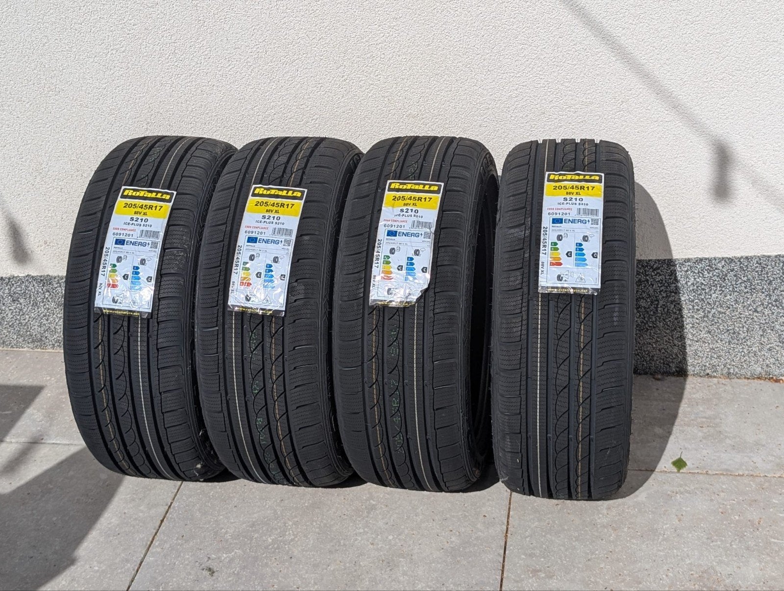 Rotalla Setula Winterbanden - 205/45 R17, Ophalen, Winterbanden, Band(en)