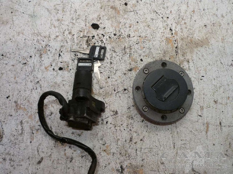 ENSEMBLE DE VERROU ET CYLINDRE DE PORTES Suzuki, Dhr. S. di Majo, Utilisé, Info@cama-motorparts.nl, P.J. Troelstraweg 8 8
3144 CX  MAASSLUIS, NL