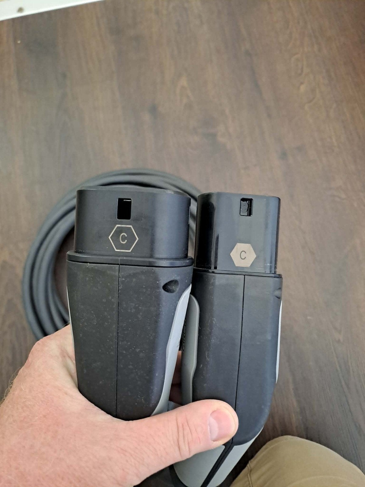 Câble de recharge T2/T2 
POUR VÉHICULE HYBRIDE RECHARGEABLE., Informatique & Logiciels, Souris
