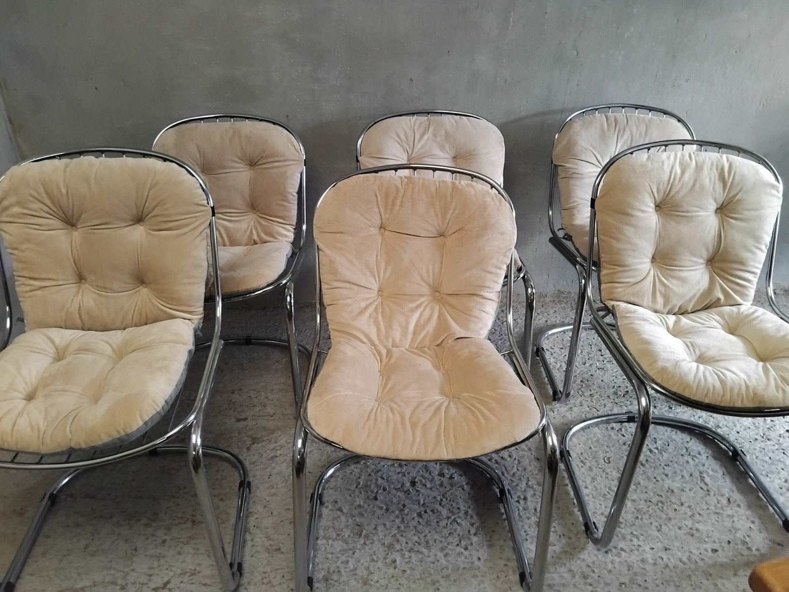 SET VINTAGE CHAIRS GASTONE RINALDI, Enlèvement