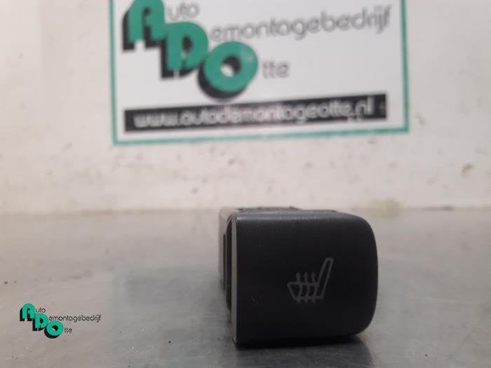 Commutateur chauffage siège d'un Saab 9-5, -, 3 mois de garantie, Utilisé, -