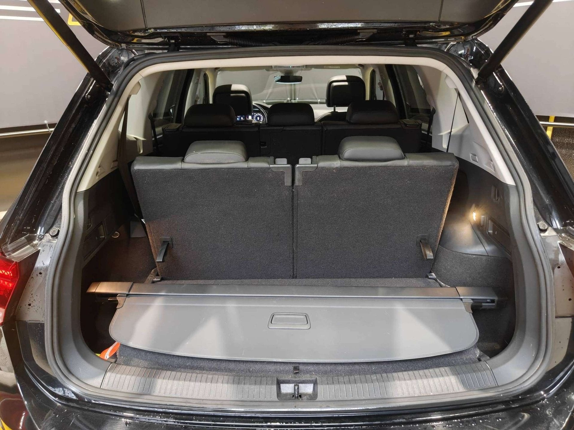 Volkswagen Tiguan Allspace 1.5 TSI R-line 7-zit /19"/Pano/Me, Autos, Volkswagen, Achat, Entreprise, 7 places, Entretenue par le concessionnaire