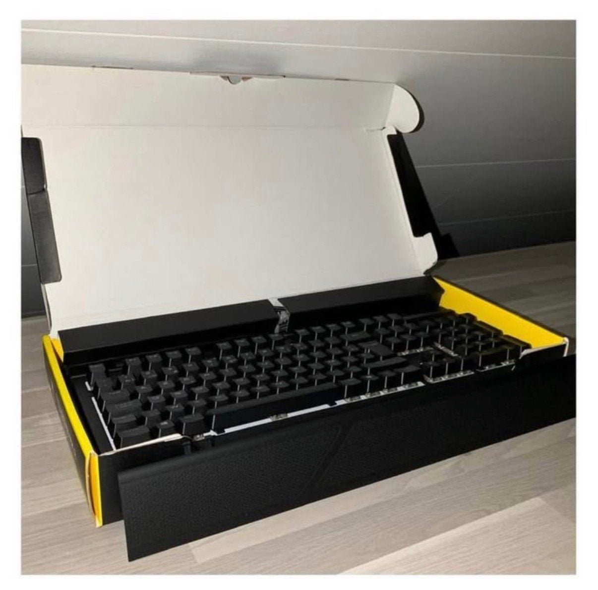 Corsair Strafe RGB MK.2 Cherry MX Silent | AZERTY, Informatique & Logiciels, Clavier gamer, Azerty, Comme neuf, Enlèvement