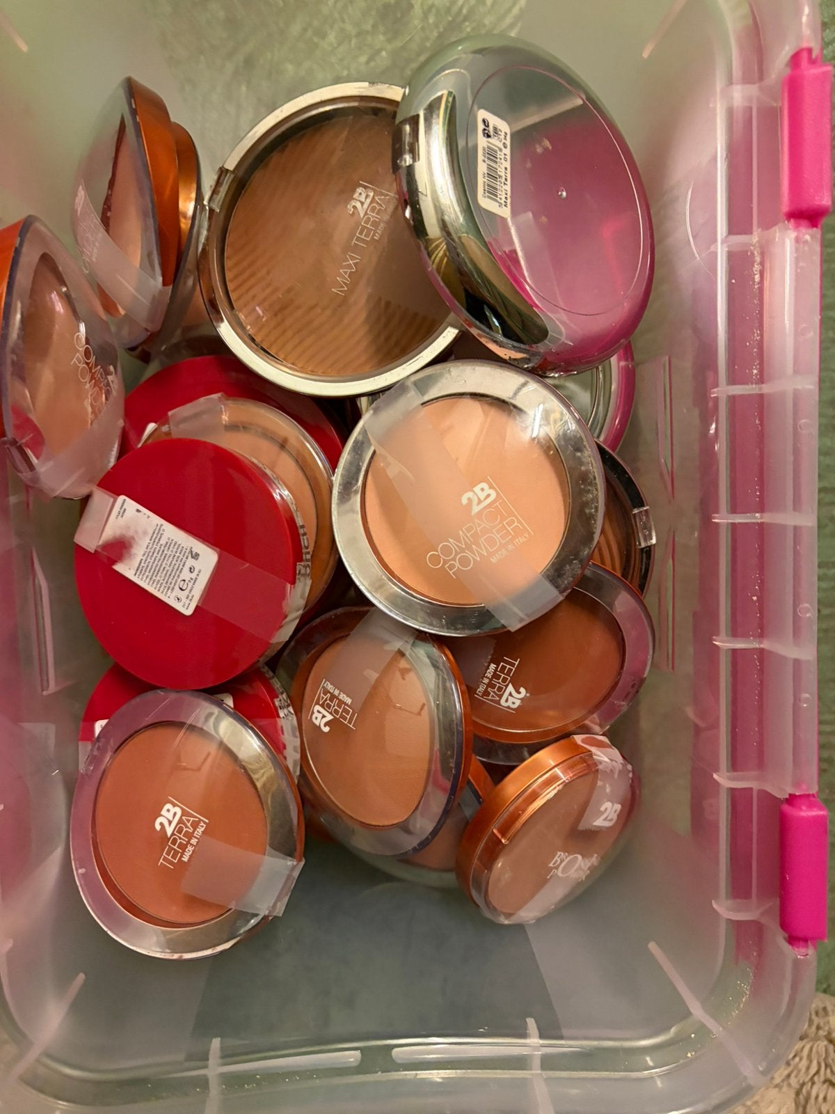 Lot de 15 compact powder neuf, Enlèvement ou Envoi, Neuf, Tout le visage, Maquillage