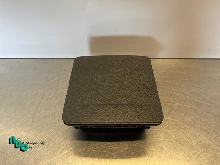 Bekerhouder van een Volkswagen Golf (Golf 04-), Auto-onderdelen, Gebruikt, -, Volkswagen, -