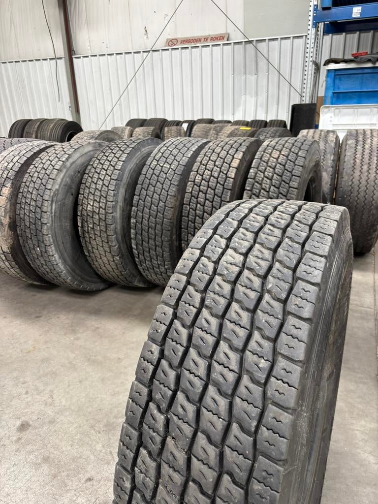315/80R22,5 Banden 30 stuks, Auto-onderdelen, Ophalen, Gebruikt, Mercedes-Benz, Remmen en Aandrijving