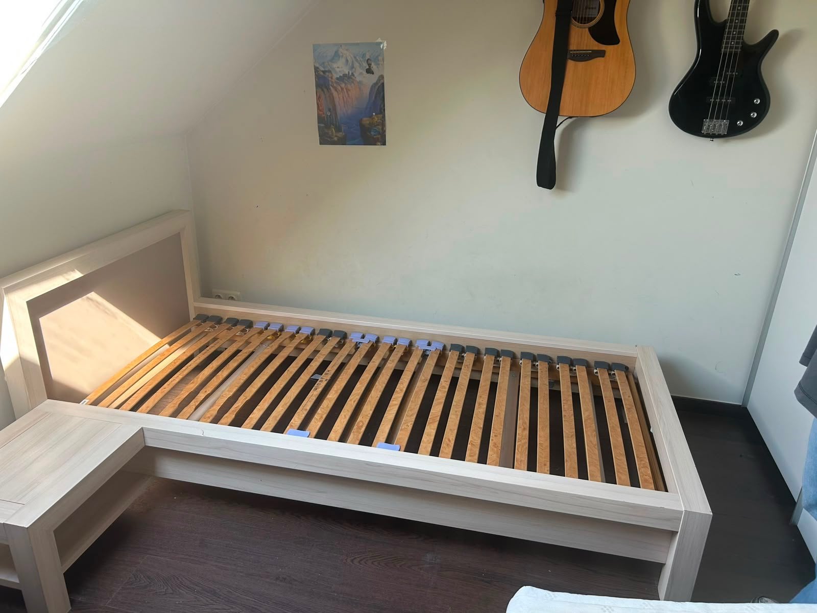 Bed + matras 1-persoon, Maison & Meubles, Chambre à coucher | Lits, 200 cm, Bois, Modern, Une personne