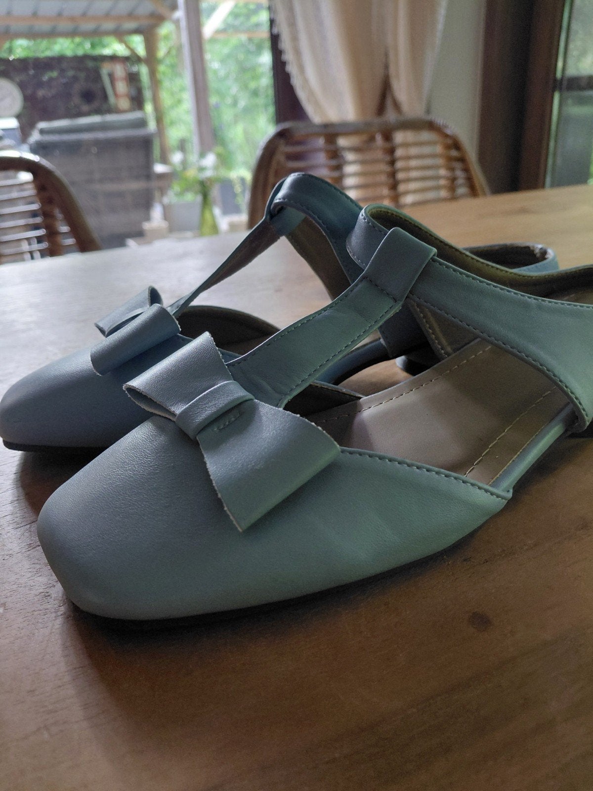 Babyblauwe slippers maat 38.5 a 39., Ophalen, Slippers
