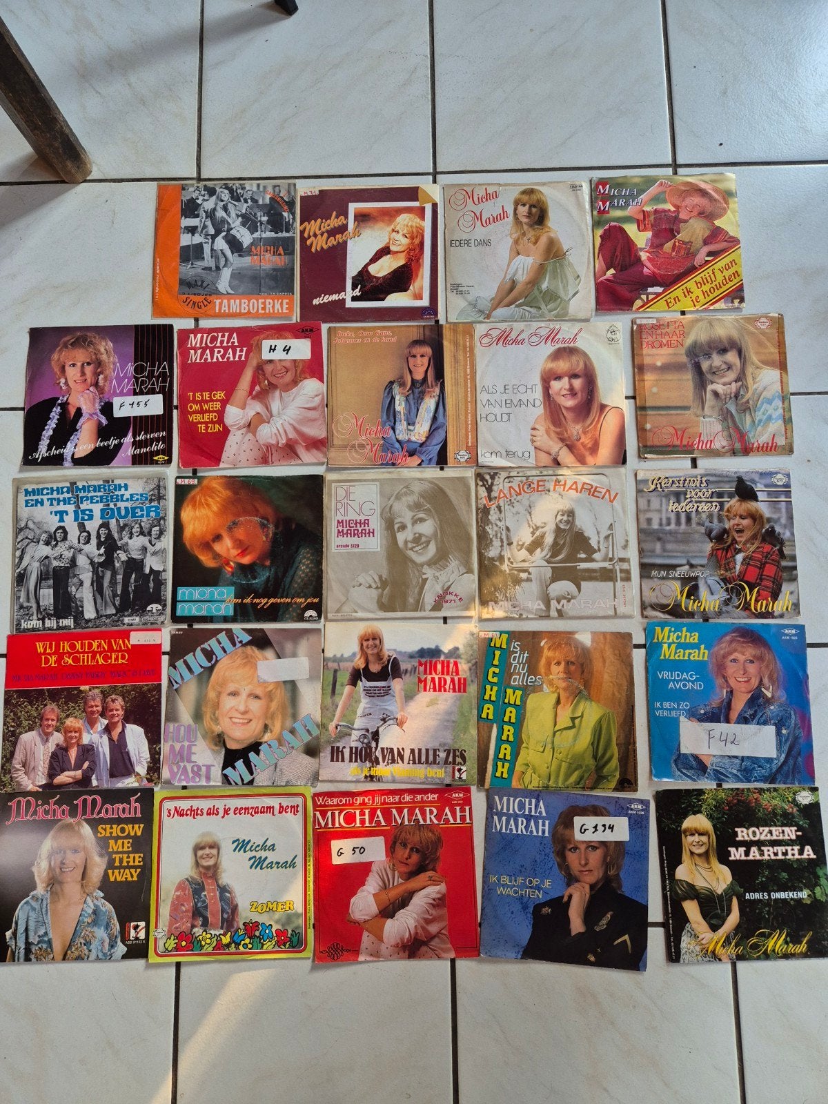 Lot van 24 vinyl singeltjes Micha Marah, Ophalen of Verzenden