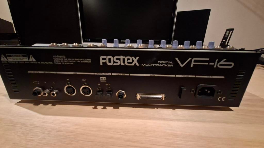 Fostex VF-16 Digital Multitracker, Enlèvement