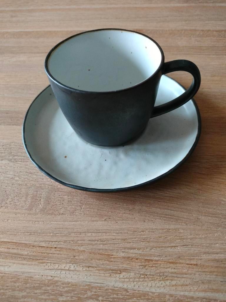 Modern koffieservies voor 18 personen, Huis en Inrichting, Ophalen