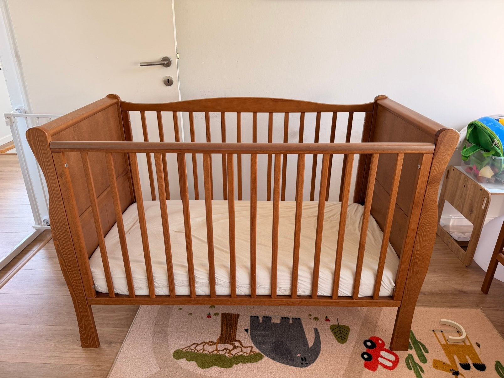 Babybedje + matras, Kinderen en Baby's, Ophalen, Zo goed als nieuw