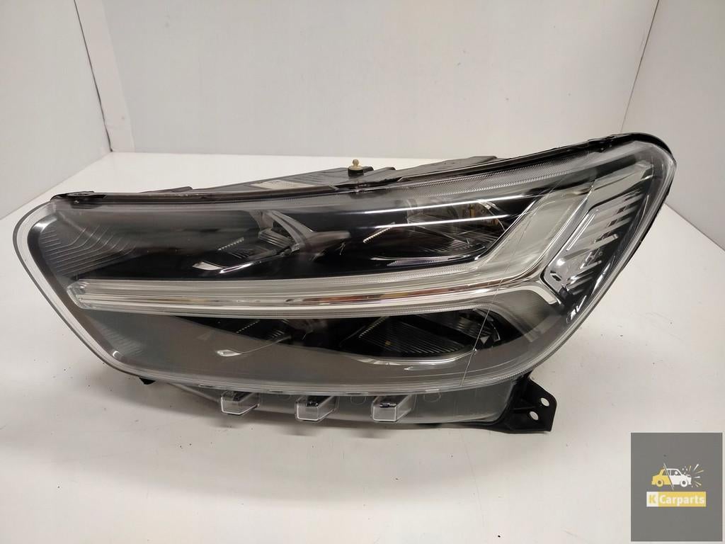 31655635, Volvo XC40 MID LED-lamp links, Gebruikt, Gunnar Engellaus vag 8
405 31  Gothenburg, SE, Info@volvocars.com, Volvo