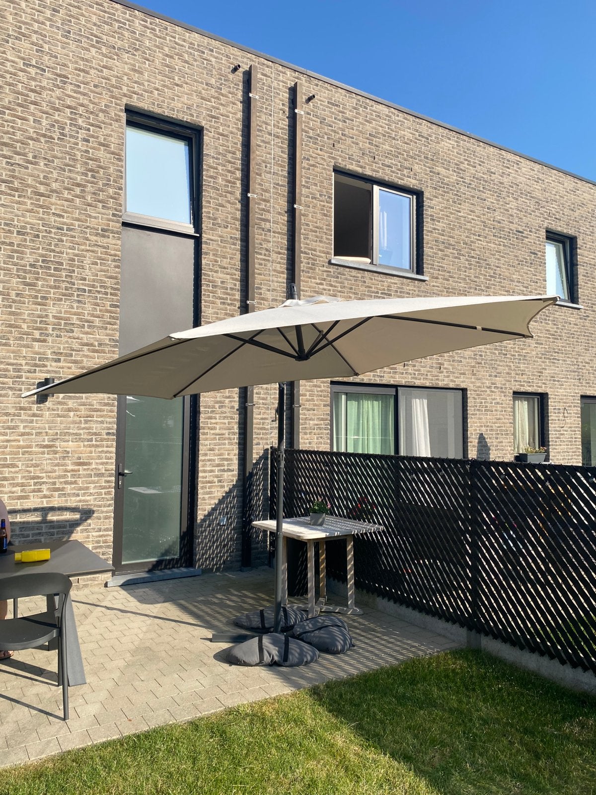 Beige parasol, Ophalen, Zo goed als nieuw